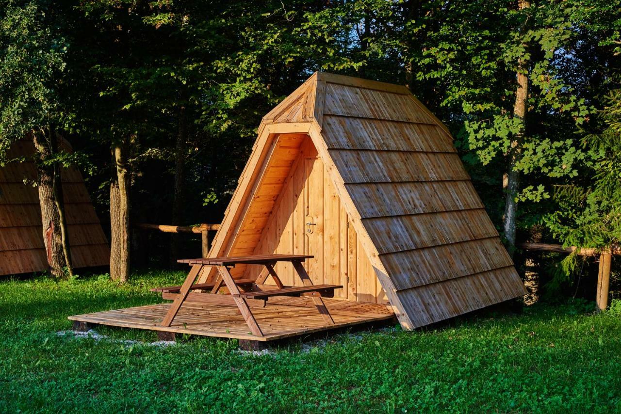 Glamping Village - Speleo Camp Logatec Ngoại thất bức ảnh