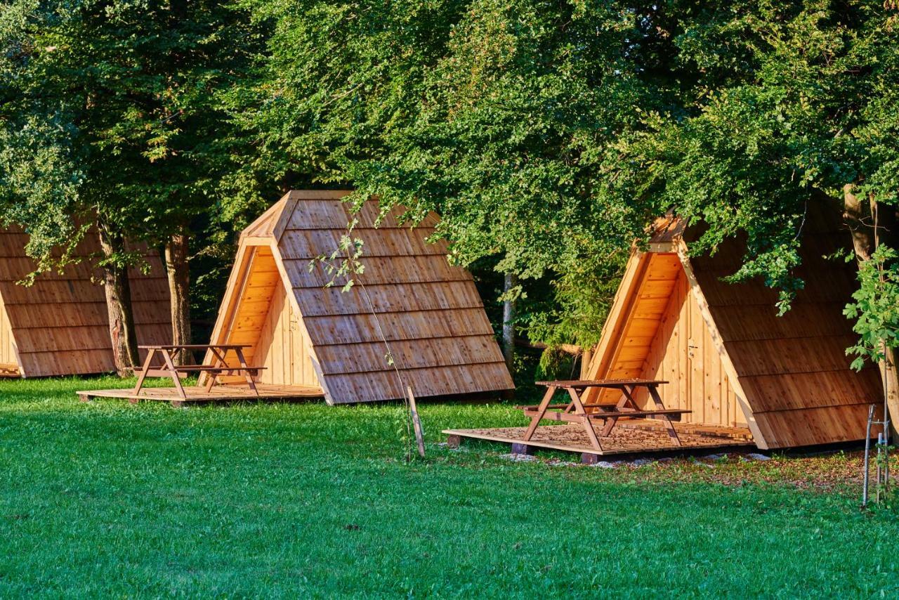 Glamping Village - Speleo Camp Logatec Ngoại thất bức ảnh